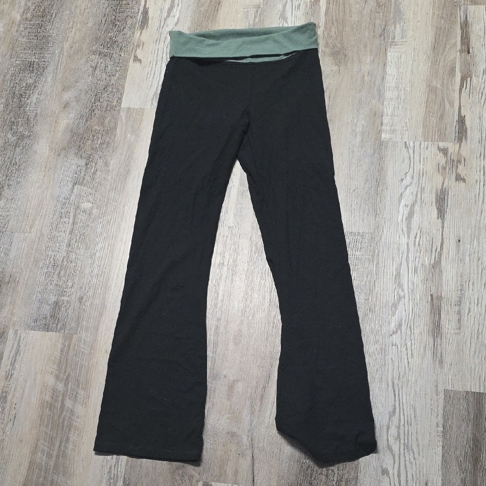 Victoria's Secret Women's Leggings in Black and Green